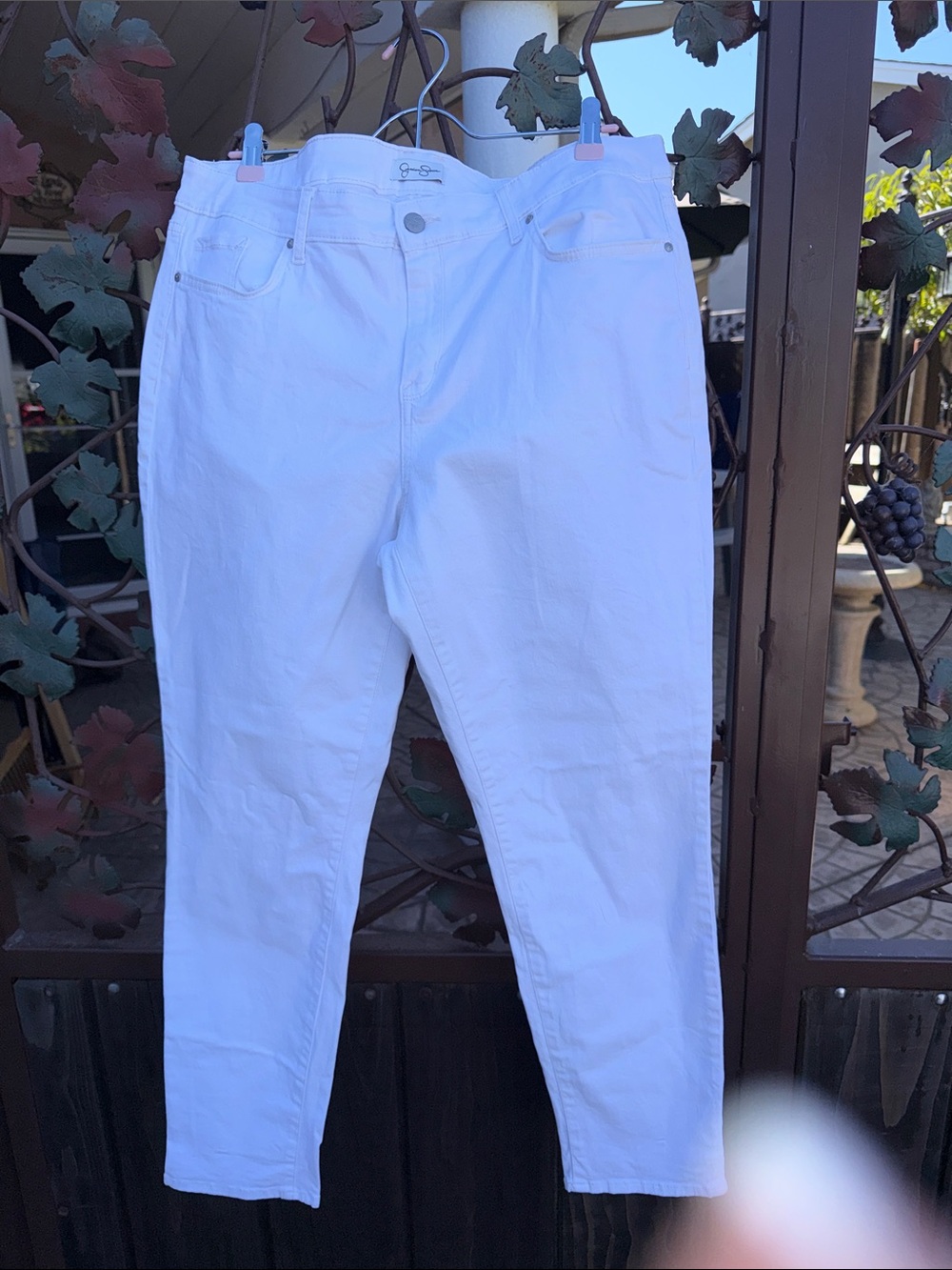 Jessica Simpson White Cropped Stretch Ankle Jeans